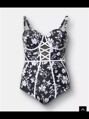 NWT torrid Black and White Floral Lattice-Front One-Piece XOXO 1 DD/DDD